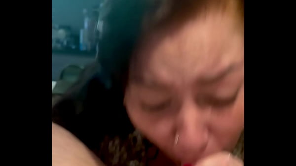 Play MP4 - Hot wife sucking dick in hotel room