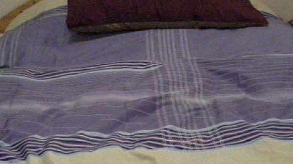 Nonton Britta On Bed Masturbating With Buttplug And Dildo thumbnail