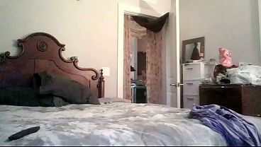 She didnt give me no head so i teased her and she got mad 