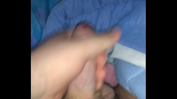 Play MP4 - Gabriel gemendo gostoso enquanto goza