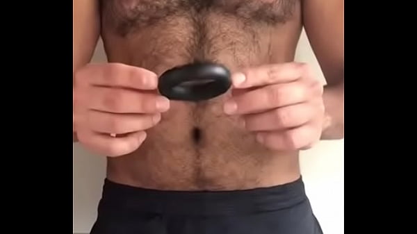 Play MP4 - Pelud&atilde;o ensinando a colocar cockring