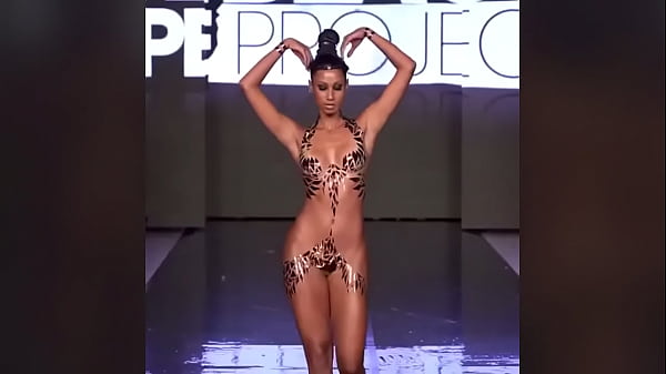 Sexy models on the show 