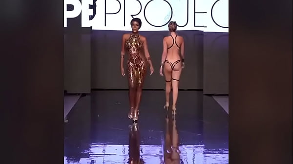 Sexy models on the show