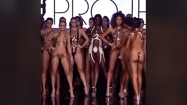 Sexy models on the show