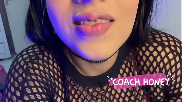 Play MP4 - N&atilde;o resistiu e caiu nas garras do macho que estava fazendo trocando o piso da sua casa &excl; JOI CEI