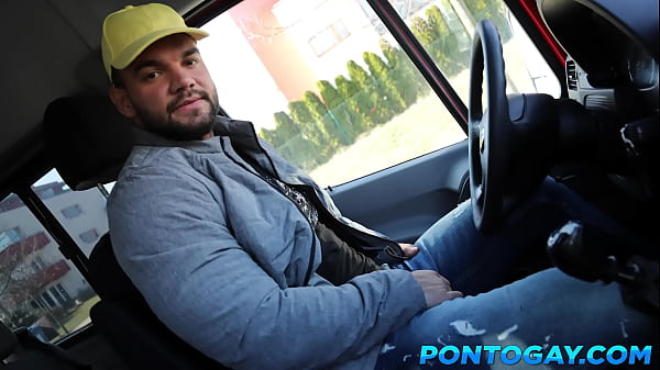 Play MP4 - Pagando a carona com uma mamada na piroca