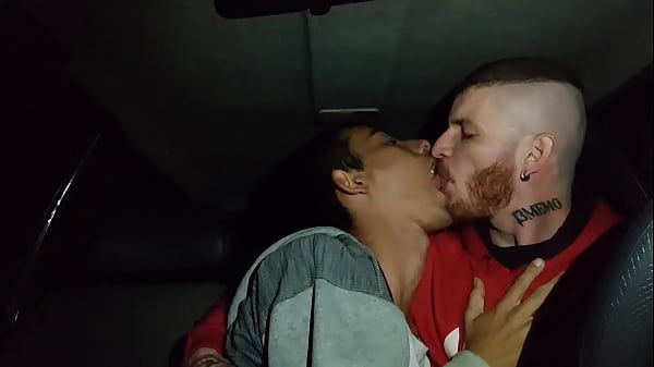 Dei Carona Pra Um Rapaz E Comi O Cu Dele No Pelo thumbnail