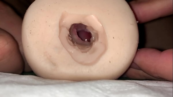 Play MP4 - 飛機杯射精