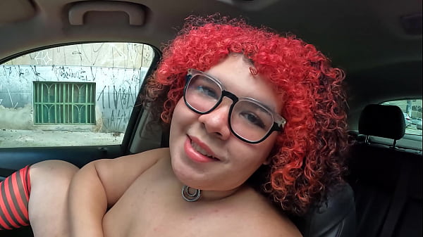 A transexual BBW fazendo loucuras no carro na rua - Sofie Lollipop 