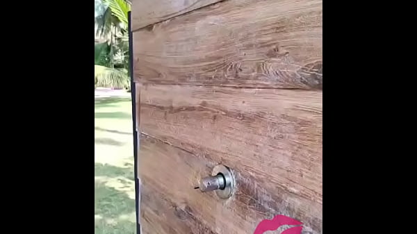 Nonton Indian Beauty Outdoor Shower Indxxx.com thumbnail