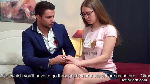 Lovesomechick opens up_tight pussy and_gets deflorated