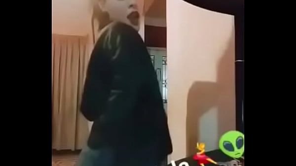 Betsabet Moviendo El Culo thumbnail