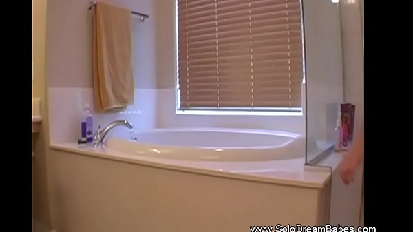 ShavingWith Pretty Amateur Babe