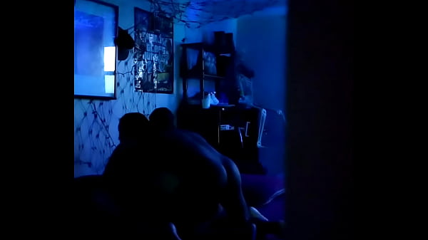 Play MP4 - Gor&excl;lla Blue Light Special