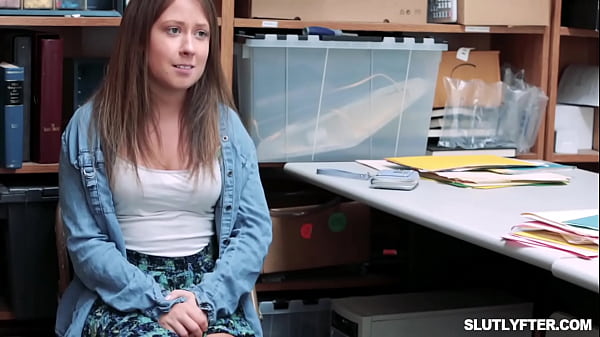 Play MP4 - Shoplifter Scarlett Alexis sucks officer Islas big cock and making sure to fit all of him inside of her mouth