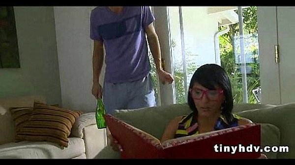 Nonton Petite Tiny Girl Drilled Liv Aguilera 3 91 thumbnail