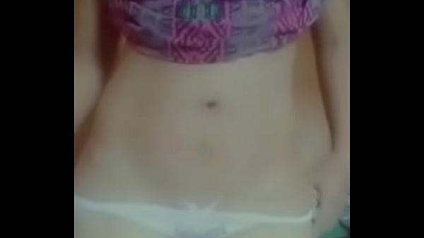 Maríabailando calzoncito blanco