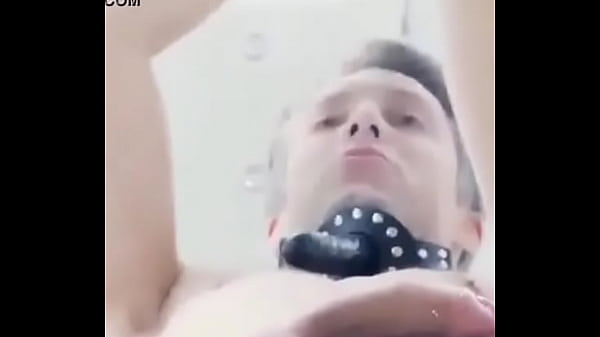 Quien es ella? Who is she