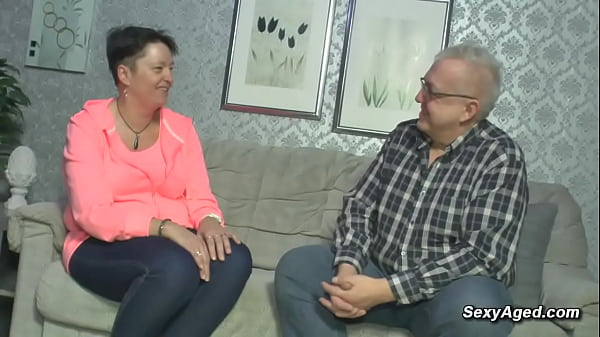 Amateur_German old couple enjoying passionate sex on thecouch