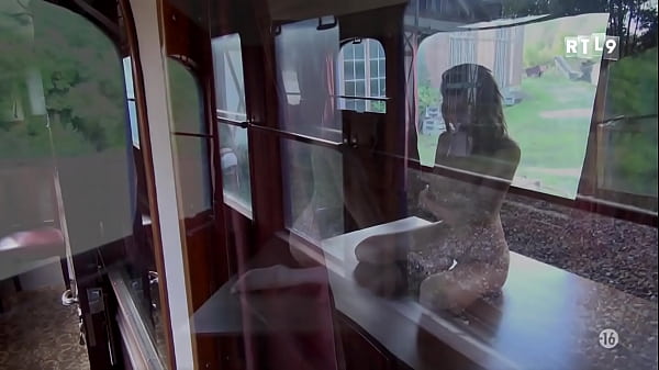 Libertinages - Naked girl in train 