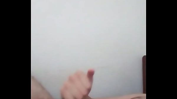 A quien le gustar&iacute_a follarse a este jovencito peludo?