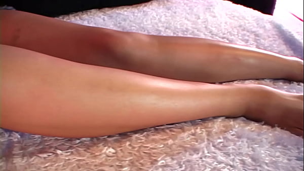 Nonton Icy Head - 19 Year Old Babe Deepthroats & Takes A Massive Facial In Her First Porn Scene thumbnail