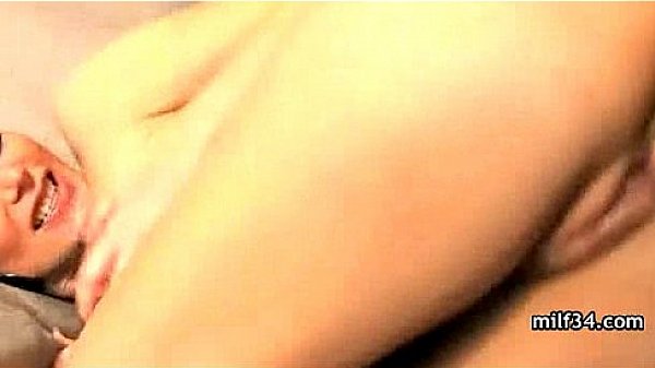 Nonton Horny Euro-milf Fucks Stranger thumbnail