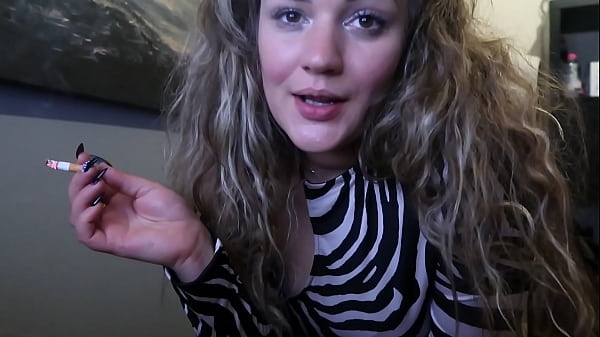 THICK BLONDE GIRL LOOK INTO YOUR EYES and SMOKEA CIGARRETE FOR_YOU!