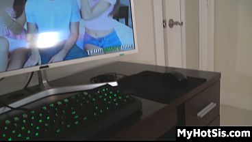 Nonton Social Media Challenge Turns Into Stepsibling Fucking For More Followers - Myhotsis thumbnail