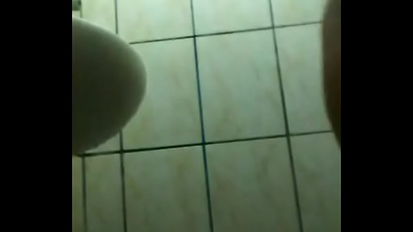 Nonton Raielle Novinha No Banho thumbnail