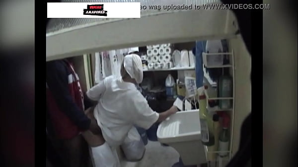 Play MP4 - Motoboy faz sexo com faxineira de restaurante entre uma entrega e outra