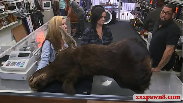 Lesbiancouple_hard boning withpawn man