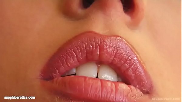 Solo girl Angelica masturbating at SapphiX 
