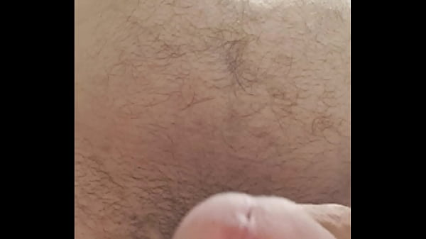 Play MP4 - Me encanta ver como pap&aacute; se hace una paja tan de cerca y se corre