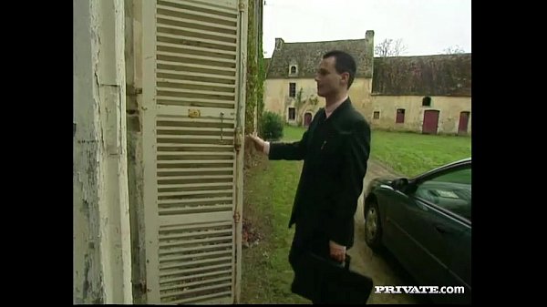 Play MP4 - Angela and Henrietta in an Anal Threesome