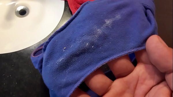 Play MP4 - Smelling sister in law's panties