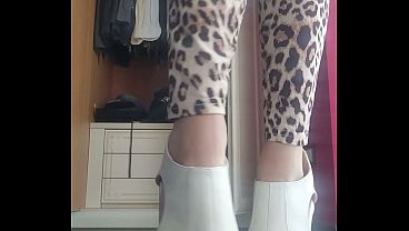 Chantalchannel - Lavinia La Mistress Con Le Zeppe Altissime- Dominatrix Girl With Leggins And High Heels thumbnail