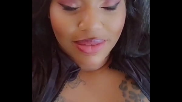 Play MP4 - Blackvelvet gets caught playing with kitty