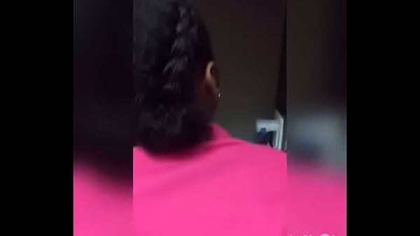 E24531E6-BD51-403C-8829-D414141F8F93.MOV 