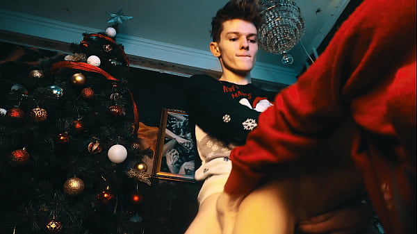 Fuck In Christmas Sweaters With A Guy thumbnail