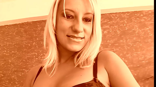 Nonton 18 Teen Girl Carmelita Bends Over To Swallow A Big Cock While One Is Rammed In Her Ass thumbnail