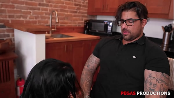 Play MP4 - Pegas Productions - Ma belle-soeur me suce pendant mon Zoom call