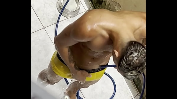 Novin Famosin Tiktok Dotado Realiza Fetiche De Cliente Em Molhar E Sujar Cueca, Mas Foi Filmado Sem Saber Pelo Amigo thumbnail