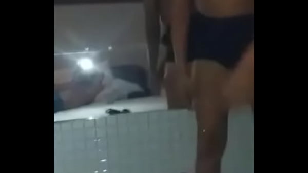 Play MP4 - safadinha goiana exibindo a buceta no motel na festinha da sacanagem