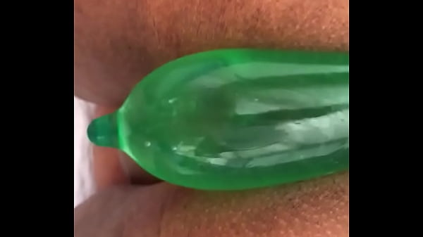 Play MP4 - condom full of piss inside her pussy