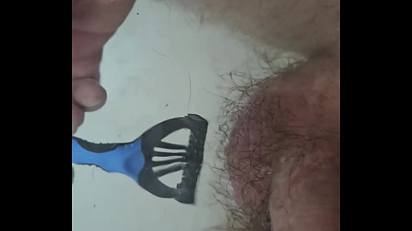 Shaving my pubes_for pay