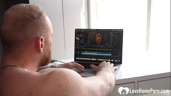 Nonton Skinny Vixen Likes It Hard In The Ass thumbnail