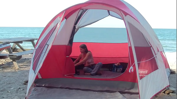 Nonton Happy Campers thumbnail