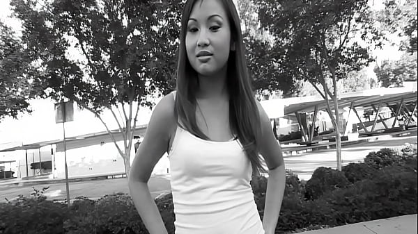 Tia Tanaka And Isabella Dior Love Threesomes thumbnail