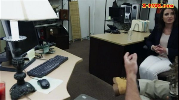 Customers wifey_smashed_by pawnkeeper inthe backroom